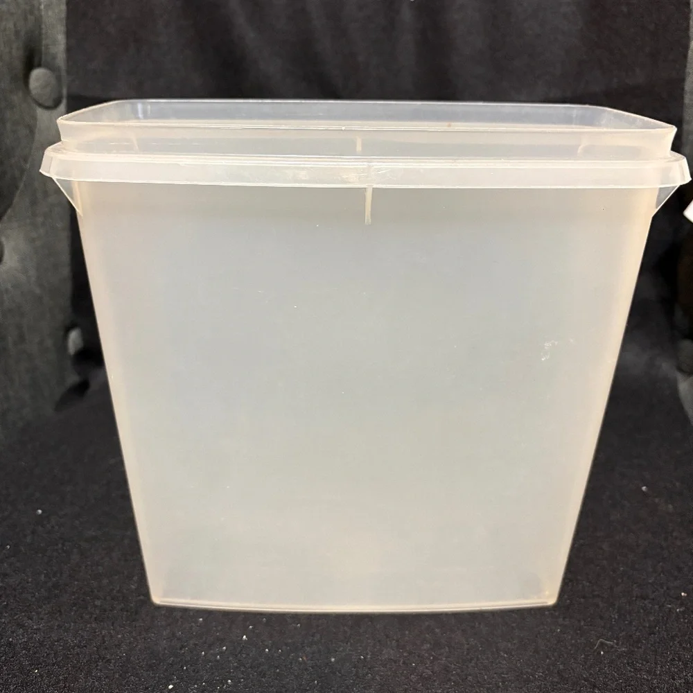 TUPPERWARE Clear Food Storage 8.25